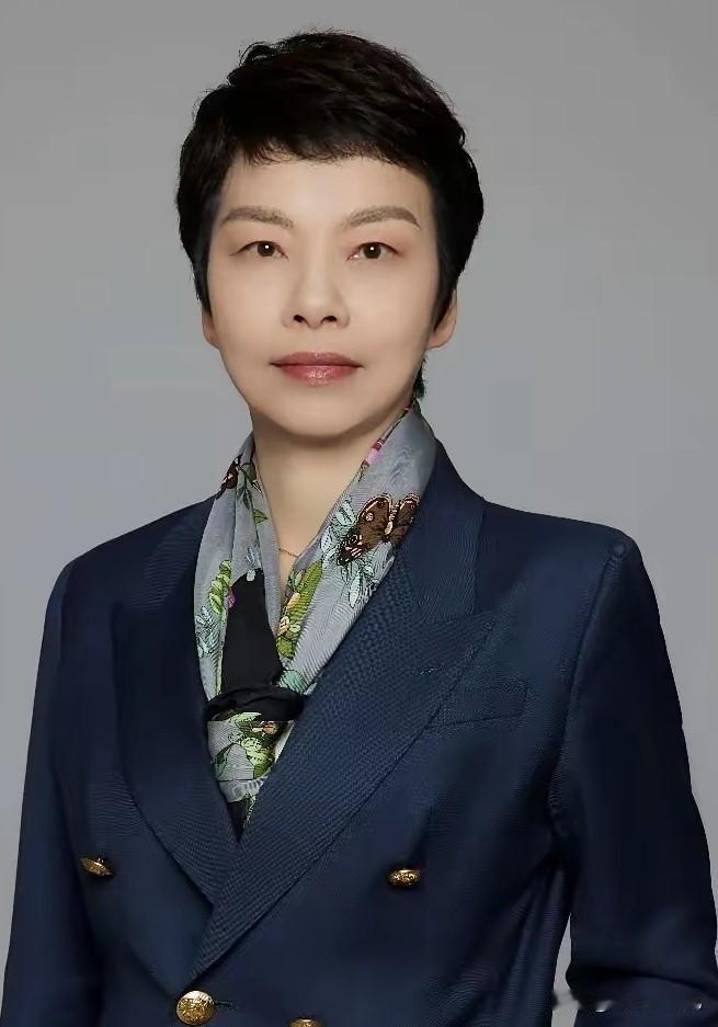 博锐生物总裁王海彬去世了。
看到她的离世消息，我破防了。
不是因为意外，也不是寿