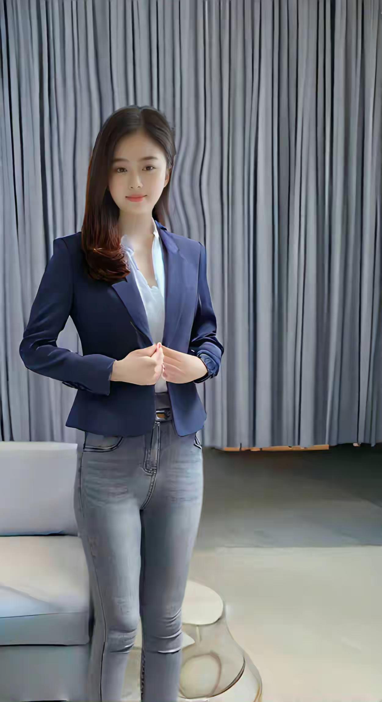 小西装外套穿出美女好气质