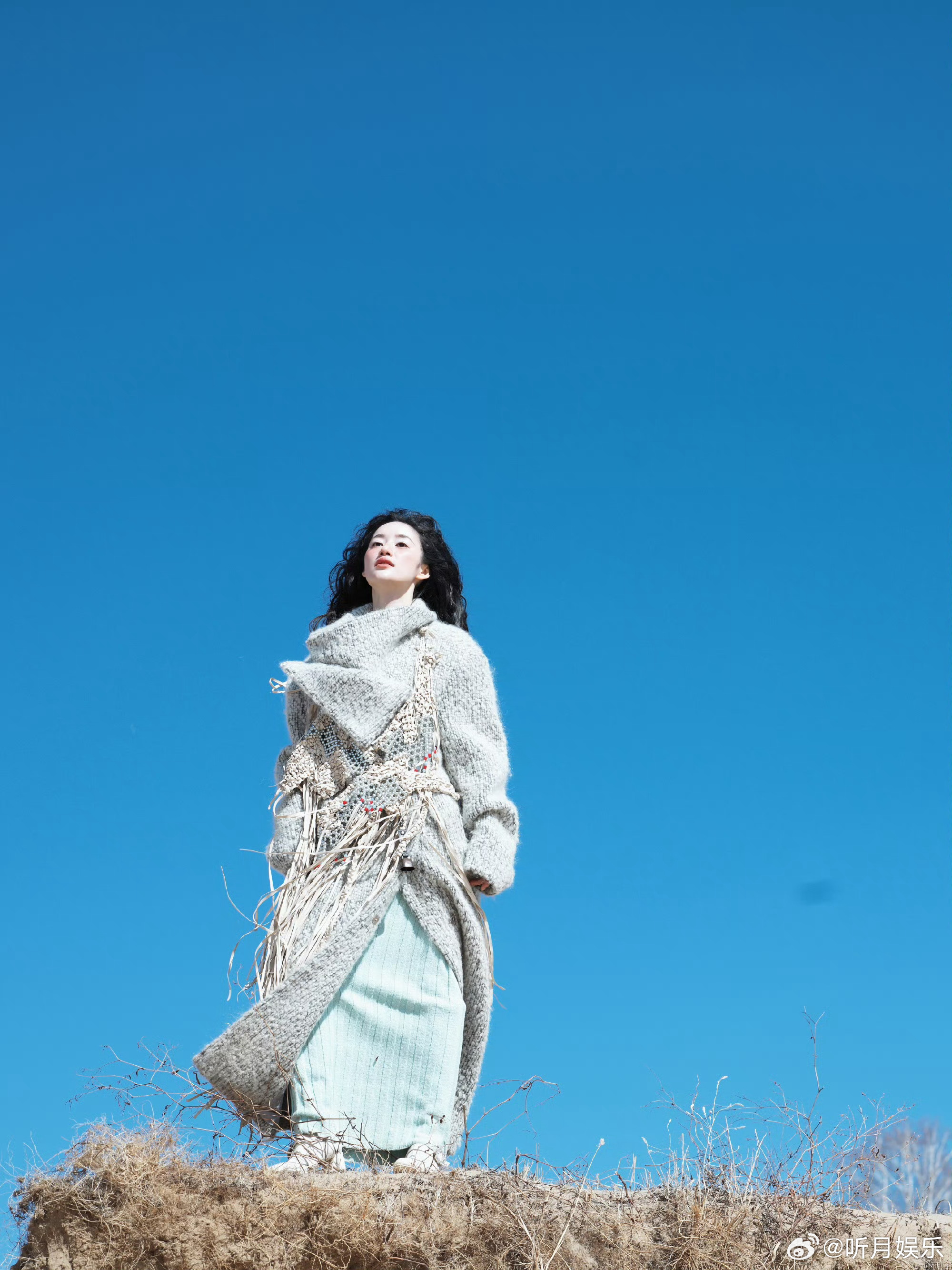 郭晓婷演的户籍都动了 真的会被郭晓婷美到！游牧少女造型又灵又野，自在不羁，瞬间梦