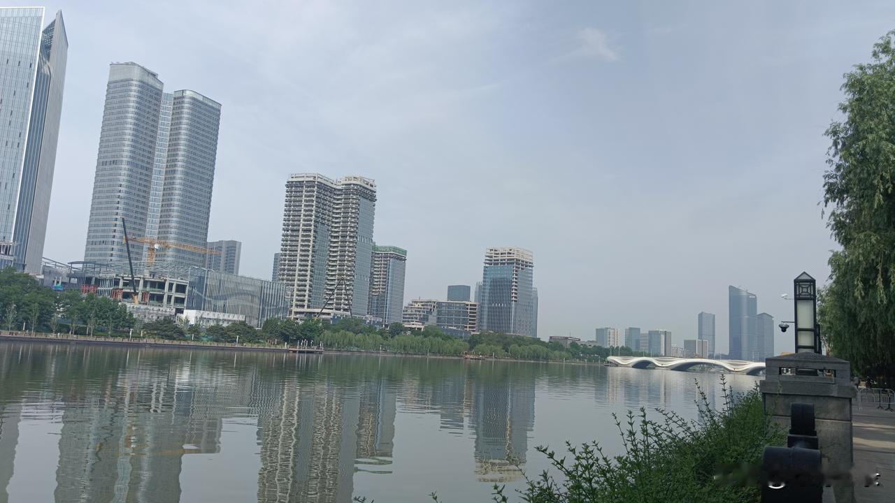 岁岁风调雨顺，请赐下联
我的下联是：事事水到渠成。