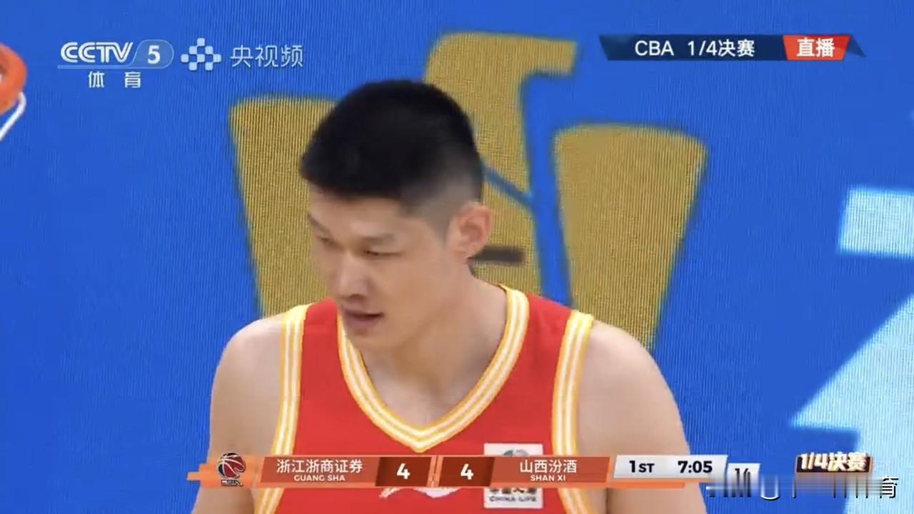 孙铭徽复出0+3+2+2抢断，胡金秋15分6篮板，布朗32分5助攻！G3：广厦队