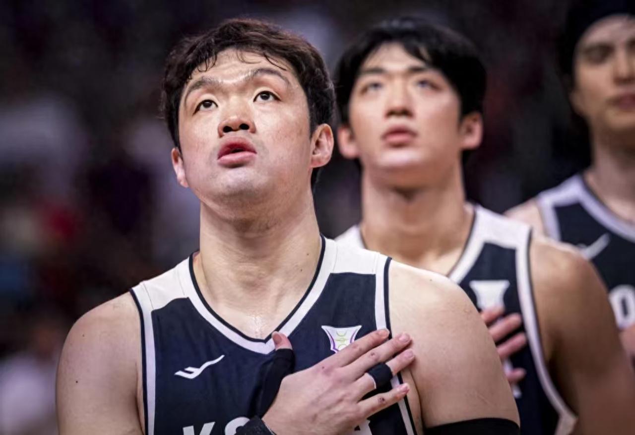 韩国男篮这两天连着传来4个消息
一个比一个让人坐不住
第一条
114比80血洗约