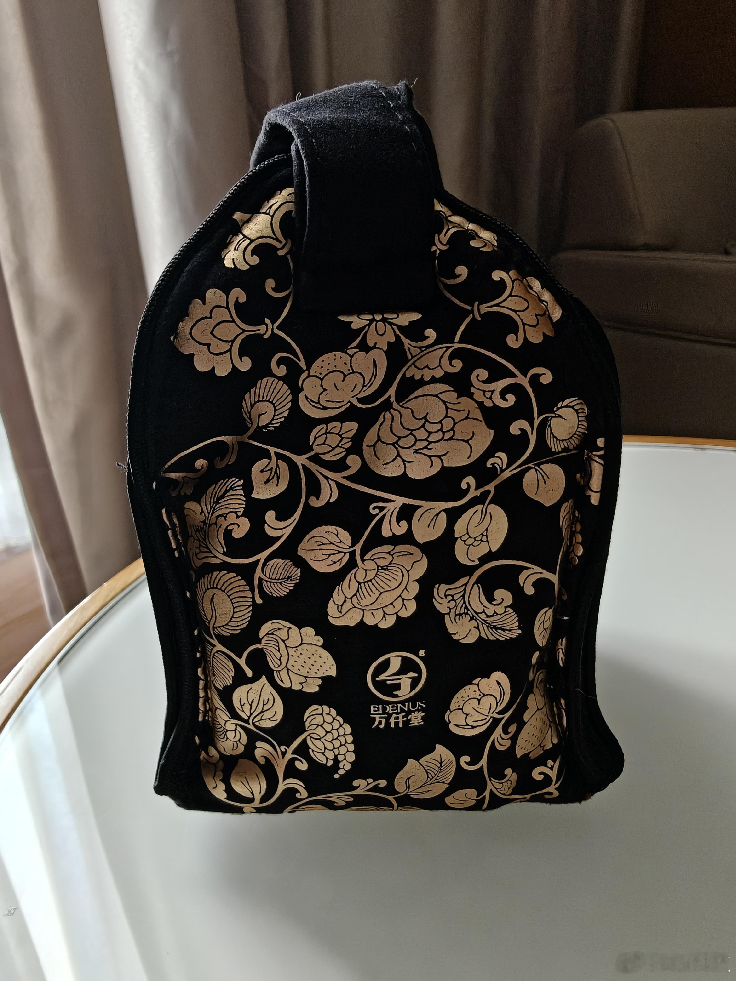 一年一度的迪子家宴来了，嚯🌚伴手礼挺下本，是陕西历史博物馆联合万仟堂出品的便携