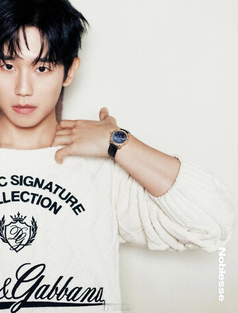 "温柔且大胆，优雅且从容。丁海寅 × Noblesse Korea  × Dol