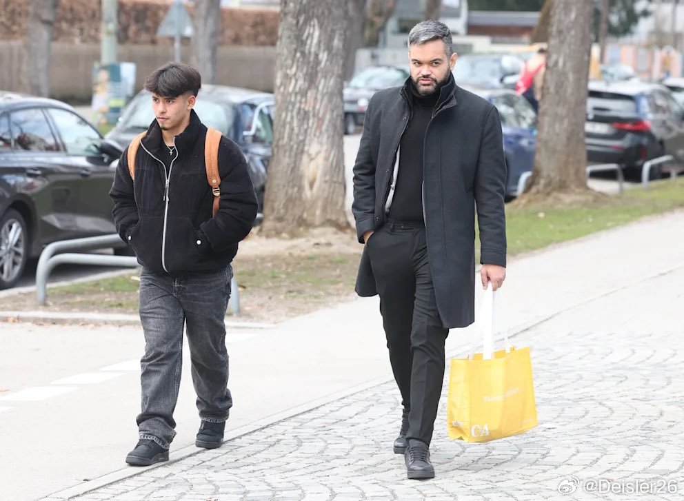 🚨17 歲的麥孔·卡多索即將與拜仁慕尼黑足球俱樂部續約，談判似乎已進入最後階段