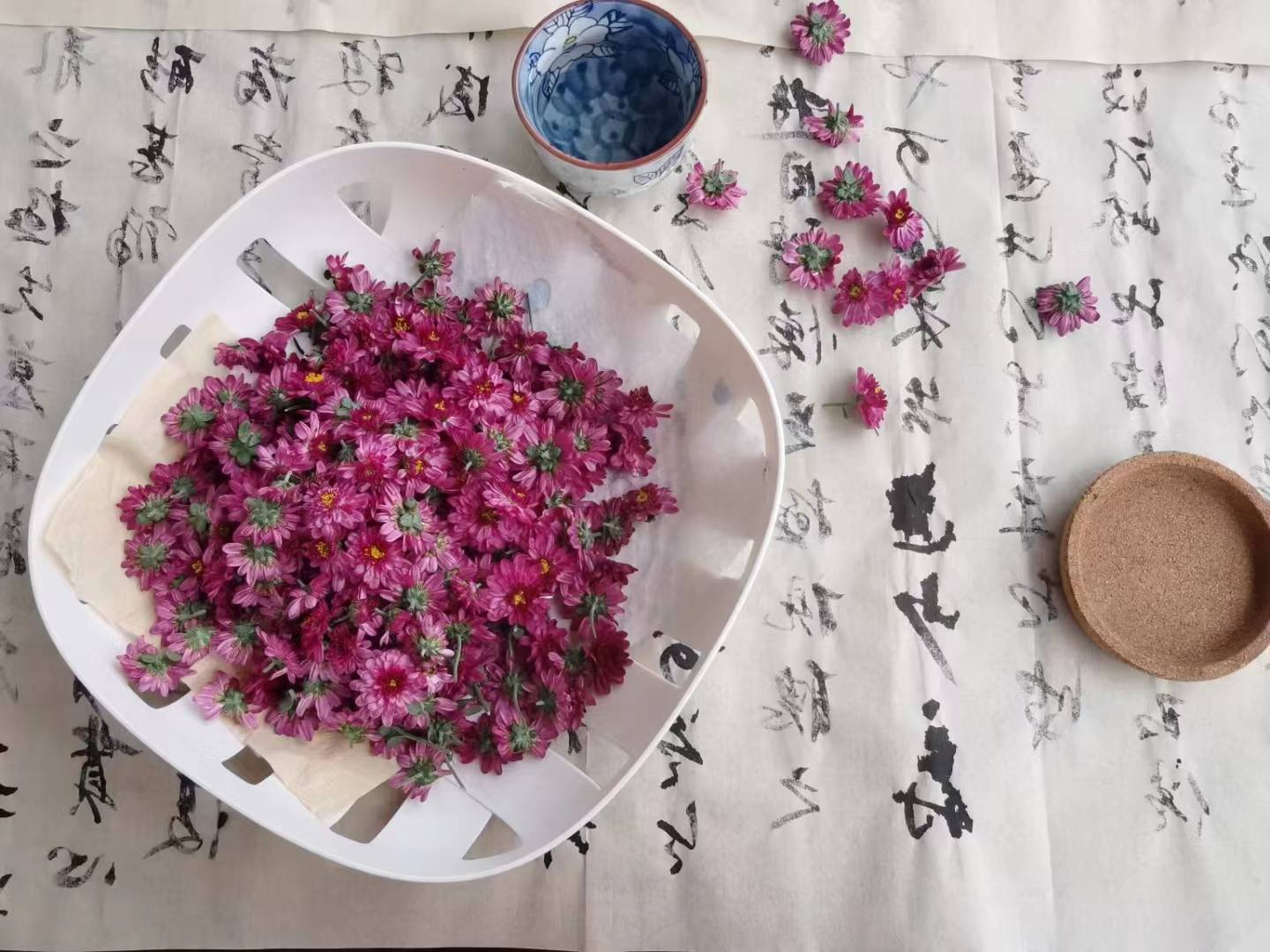 人生所有困顿根源，都源于和自我相处失衡，若无法接纳、安抚内心，无论拥有多少外物，