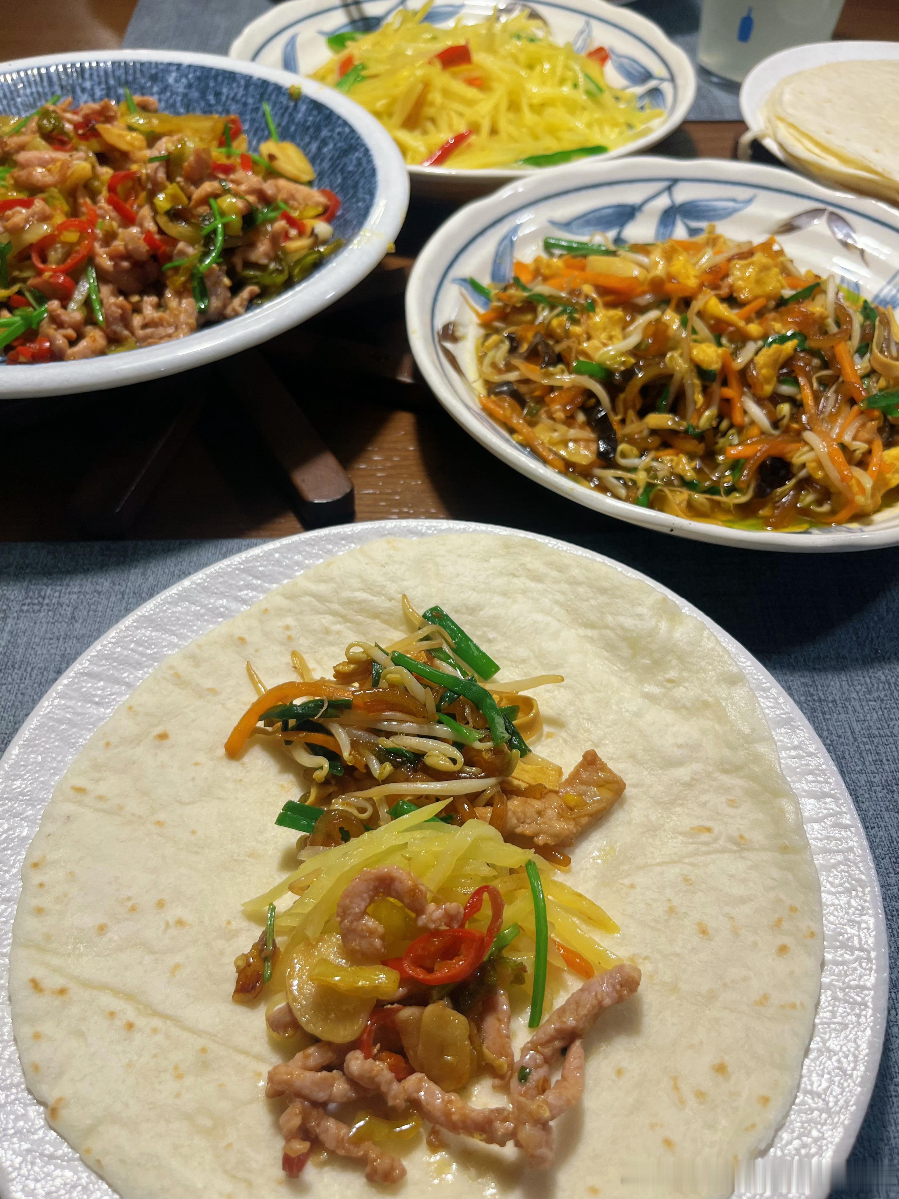 解锁了在家吃春饼。 ​​​