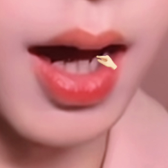贺峻霖  宝宝，掰颗牙牙好不好🤤 