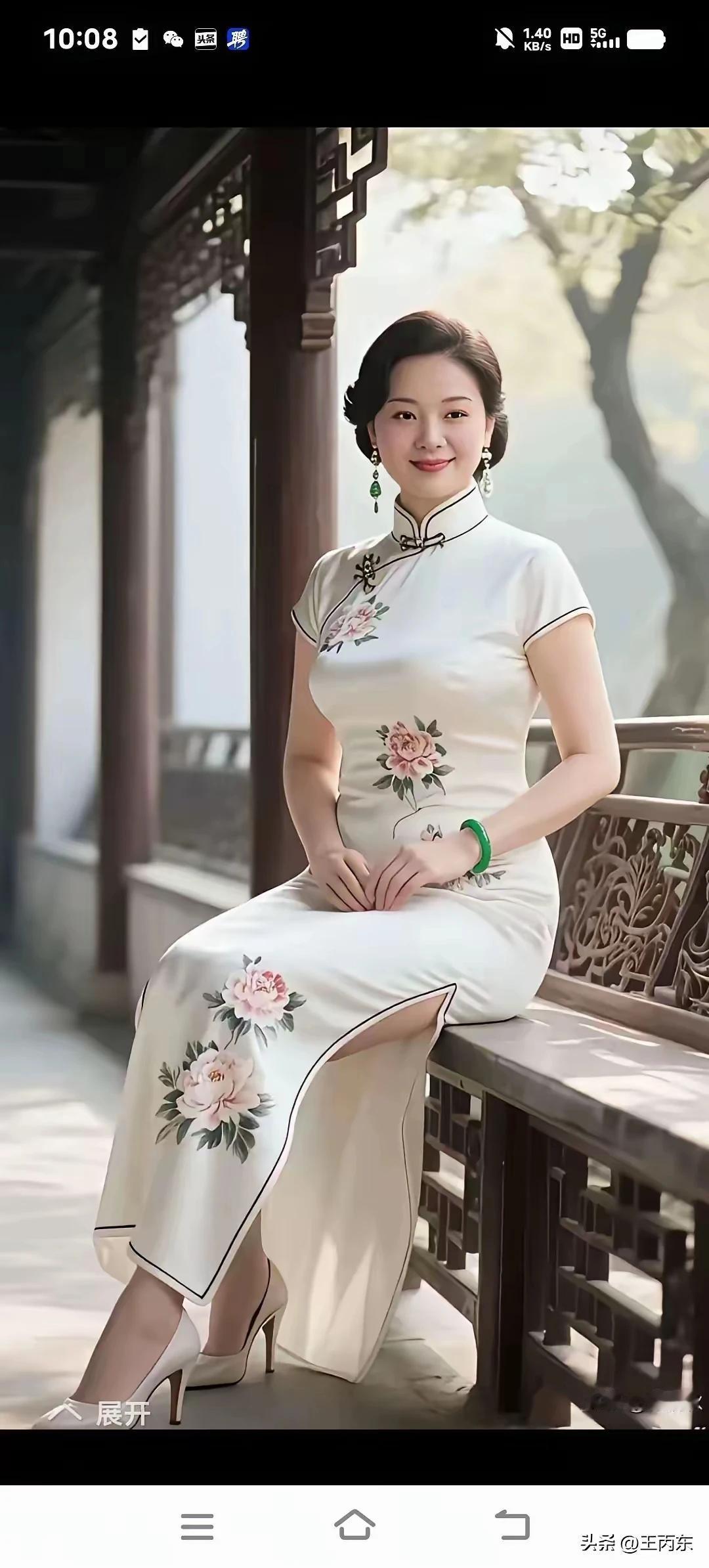 上联:处世纯真心自暖 
下联:上善若水情满怀