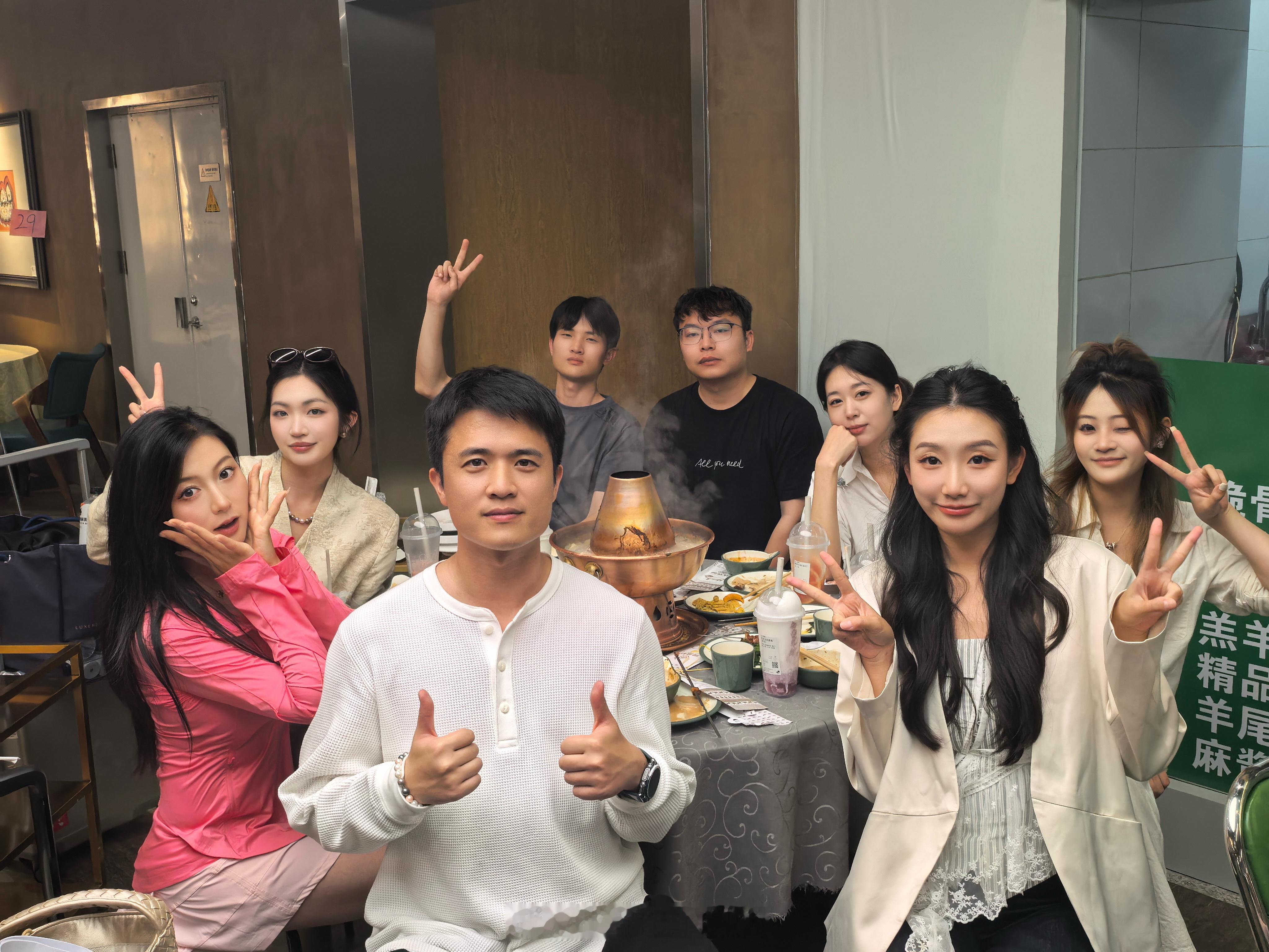 老样子 2026北京车展收工打卡  今年北京车展也是我们来的最多的一次（有四个小