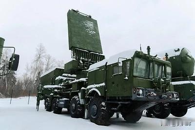 俄防空部队四小时内在俄境内多地击落76架乌克兰无人机
 
俄罗斯防空部队击退了针