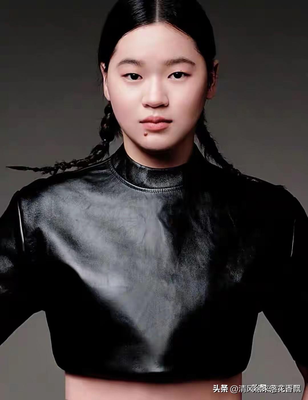 最近，全红婵的一段采访，看得人有点心酸。
她说，自己现在“喝水都重”，一天只吃一