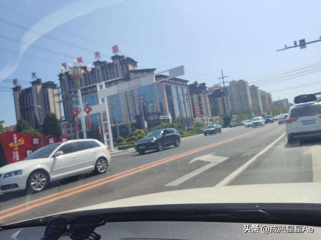 2026 年的 9 月 6 号，从葫芦岛开往东戴河去旅游。路过兴城的时候看见。一