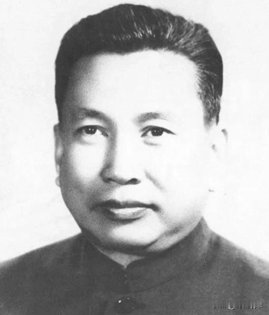 1985年，年至花甲的波尔布特，行为令人发指。他给自己分配了一位20岁出头的貌美