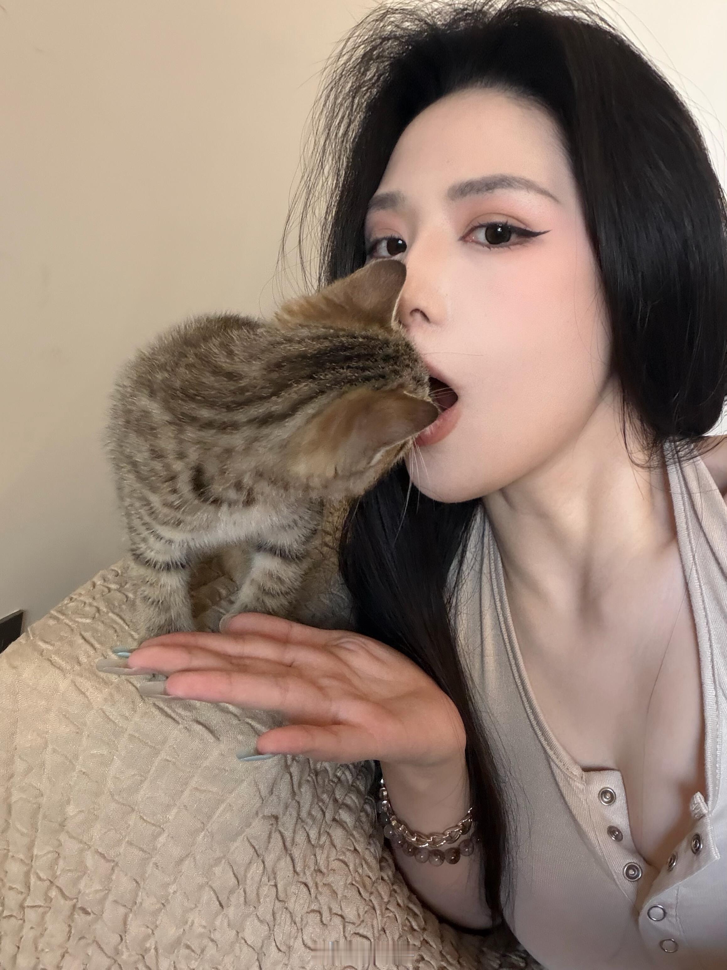 这是世界需要猫咪🐱 