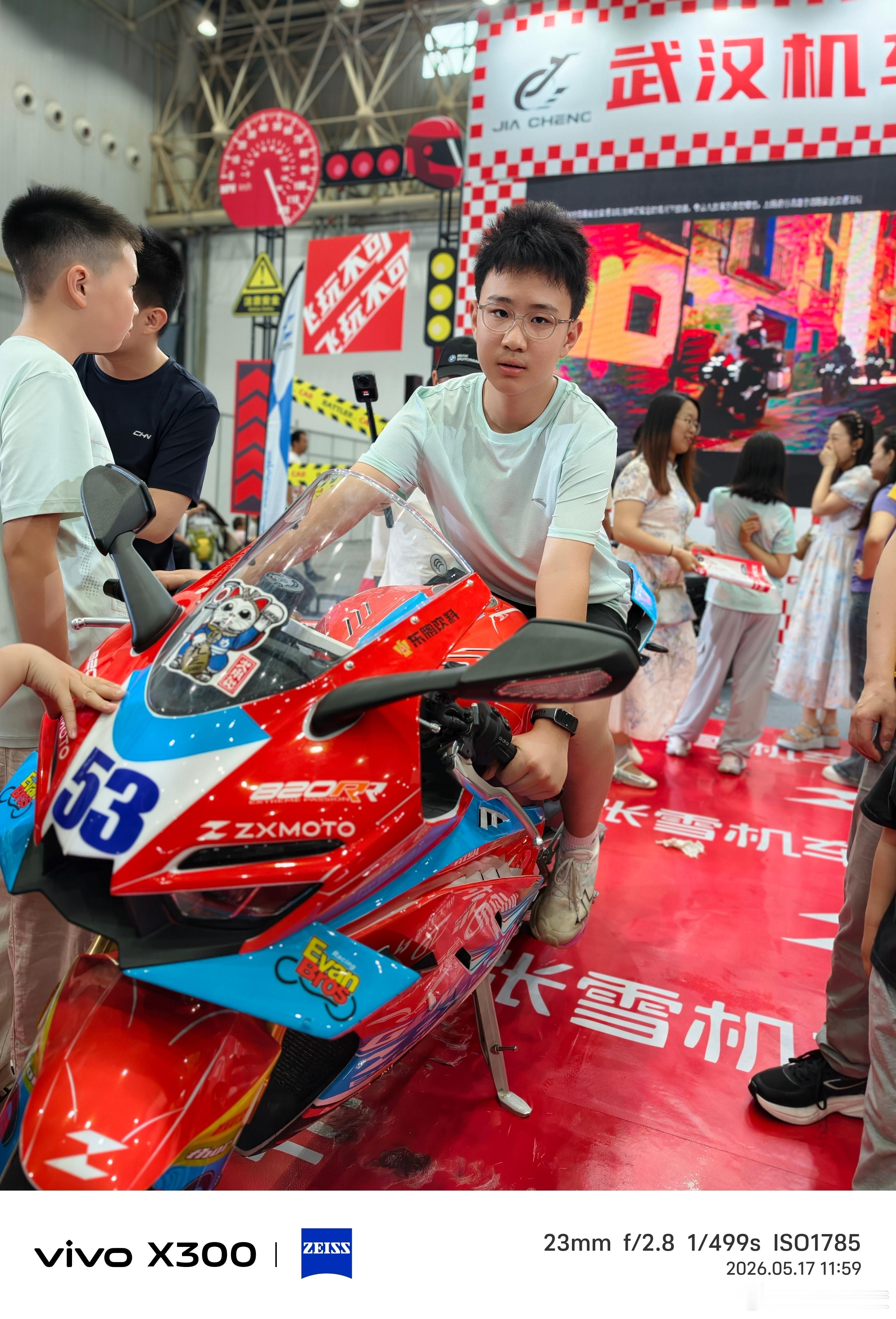 vivo张雪机车夺得5冠 我今天去华中国际车展，也看到了张雪机车820RR！在武