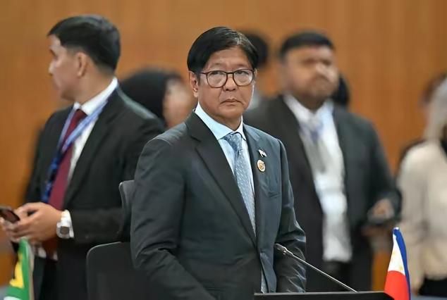 菲律宾美梦破灭！
 
 没人敢接话茬
 
 在近日召开的东盟+中日韩峰会上，菲总