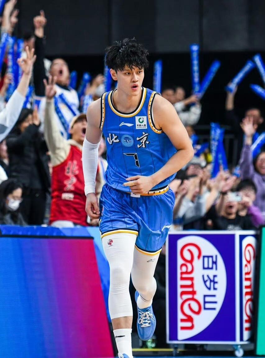 太丢人了[发怒]，北京74-77不敌广厦，北京队这3人必须为输球负责！

1.曾