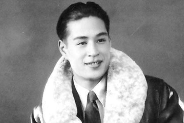 金焰，原名金德麟，1910年生于汉城，1983年于上海病逝，中国早期著名男演员。
