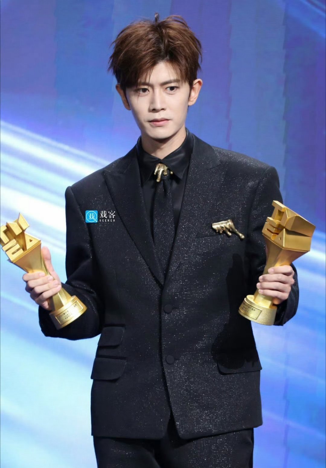 任嘉伦腾讯音乐娱乐盛典 恭喜🎉任国超(任嘉伦) 🎉荣获🏆🏆：1️⃣【QQ