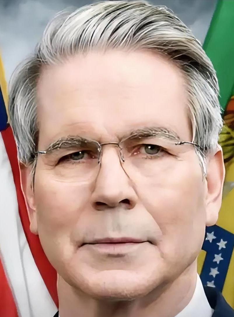 当美国财政部长亲眼看到7800亿美元的美债，是通过第三方机构用人民币完成结算的那