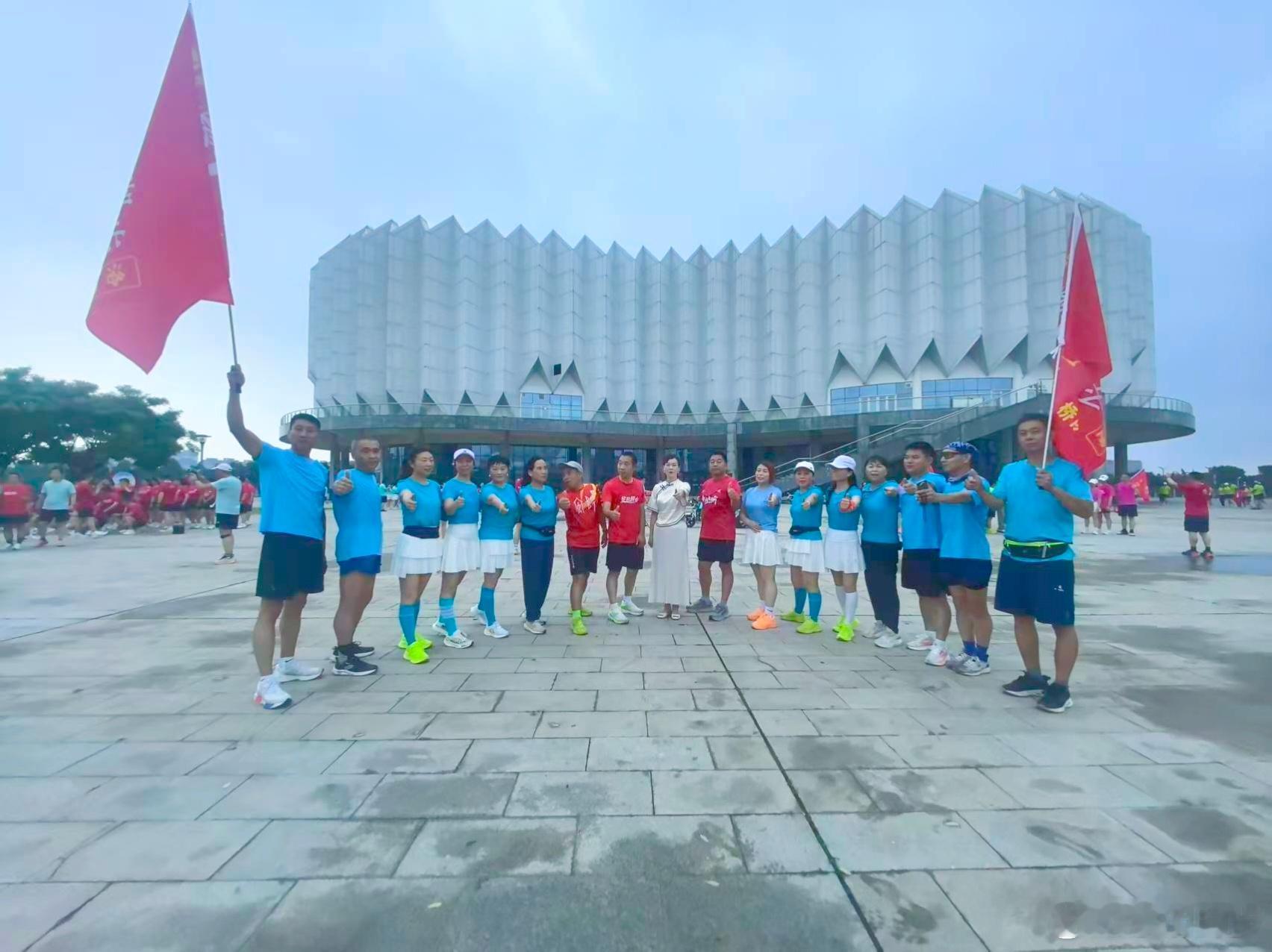 【洛阳黎明脚步·宜阳团队】今日晨跑分享端午节安康！热烈祝贺黎明脚步艺文跑团宜阳团