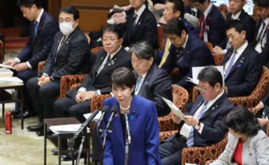 “日本敢玩火？先尝尝‘奉示召见’的分量！”11 月 14 日凌晨，外交部官网 “