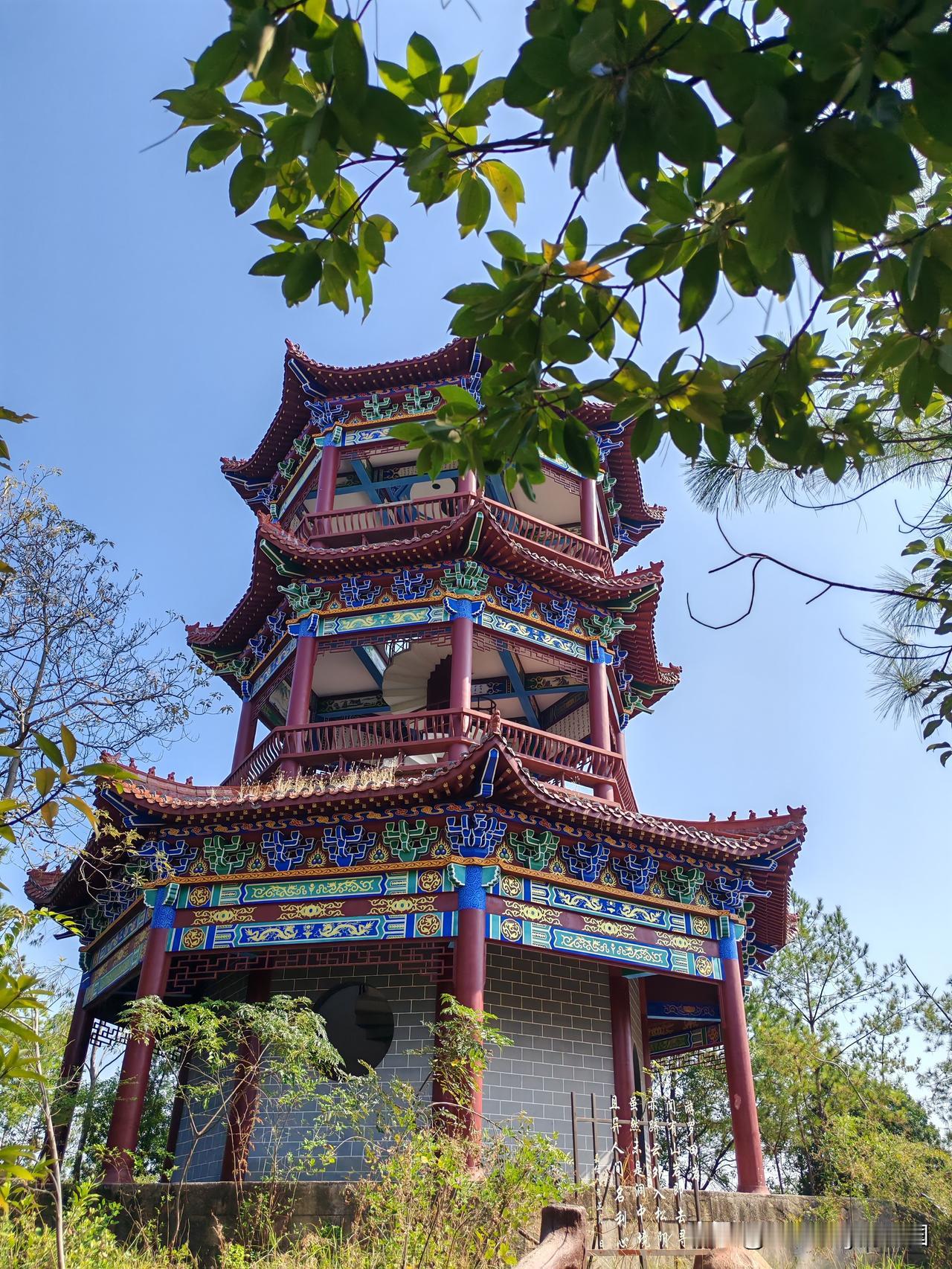 游览于都罗田岩景区
     开着房车流浪避寒，到达江西于都，早就听说于都近郊的