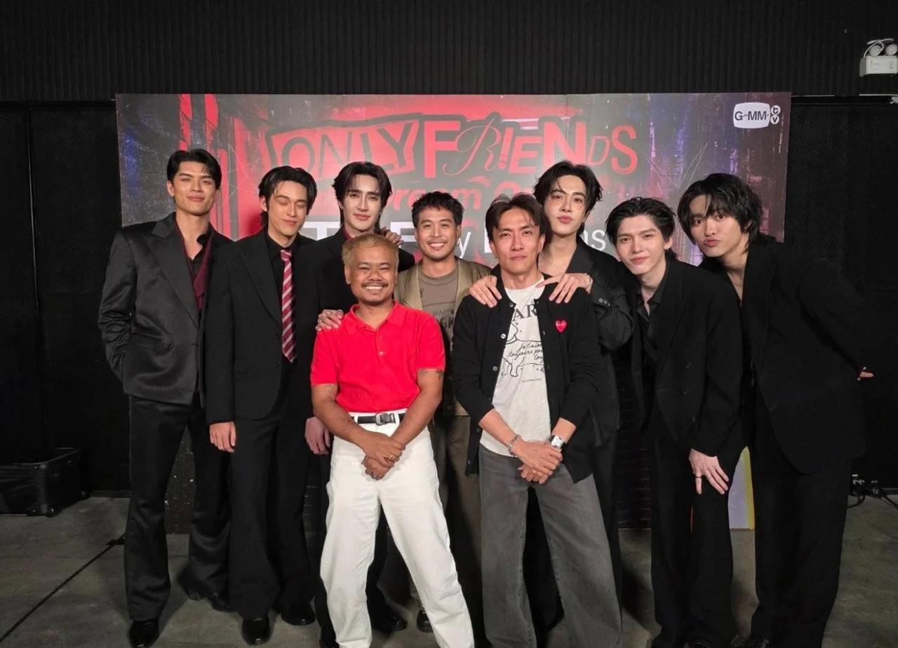 p aof 导演更新，我们小嘎没睁眼啊啊啊
果然只有joss会认真挑选小嘎的美照