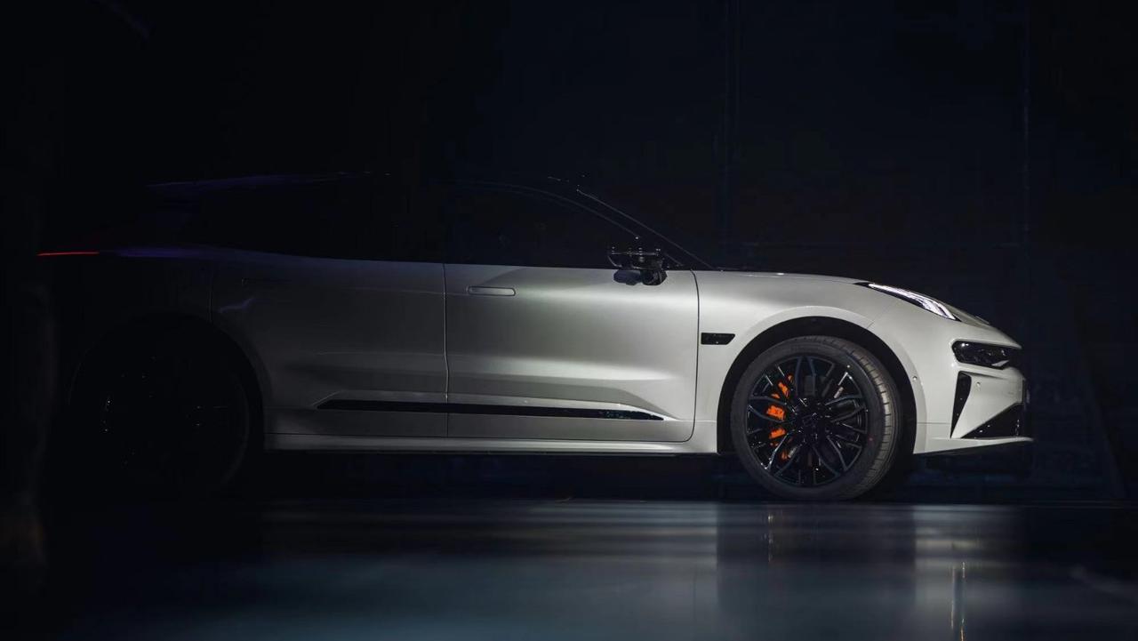 小米还是流量大，经常躺着都中枪，小米SU7还没有上市，就已经被多次碰瓷

不过想