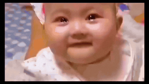 断奶第三天
宝宝盯着妈妈，小嘴一撇，眼圈红了
“妈妈，你为什么不要我了？”

妈