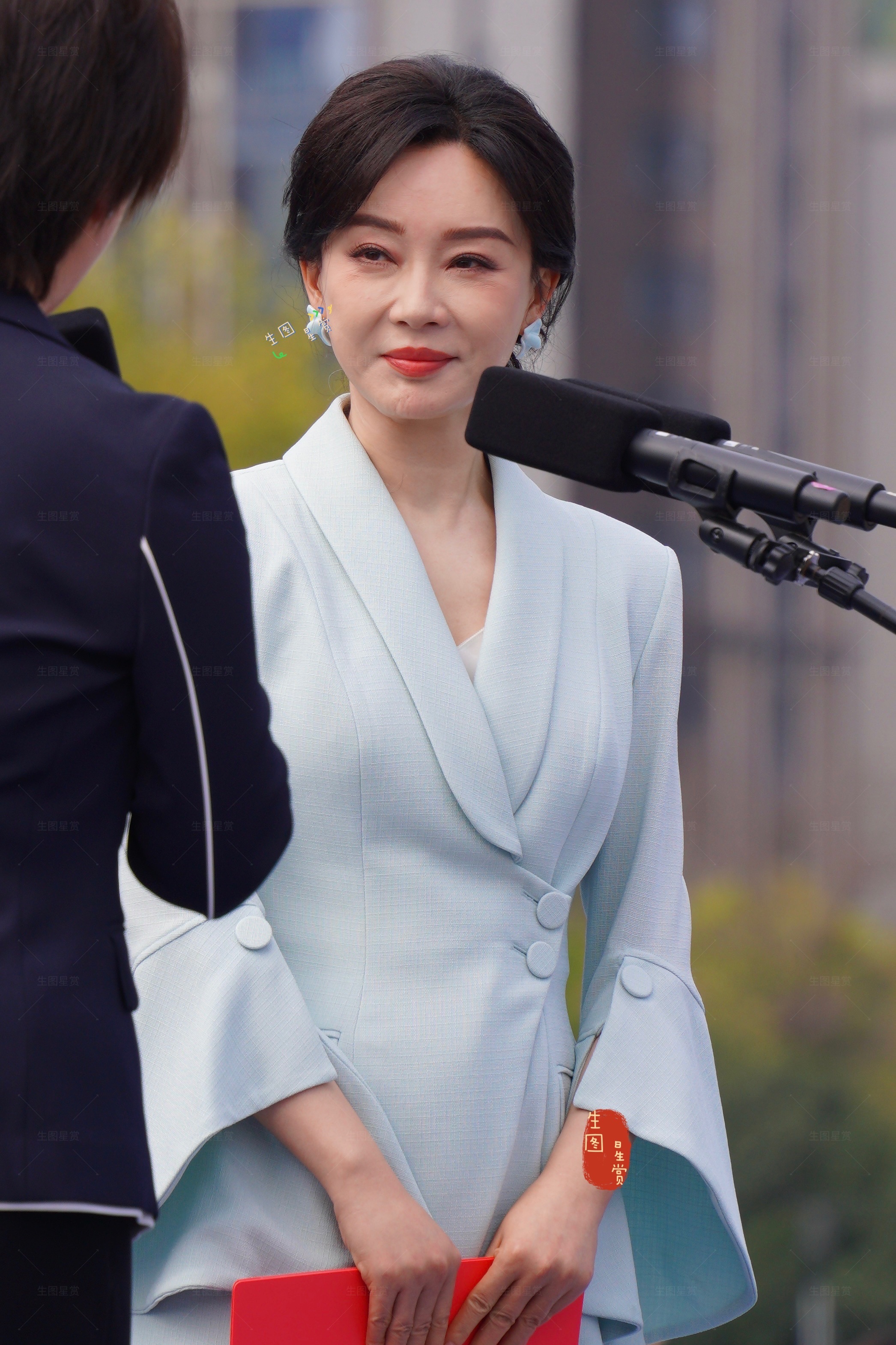 陈数260328黄石线下活动出图一身淡蓝西装知性优雅尽显💙