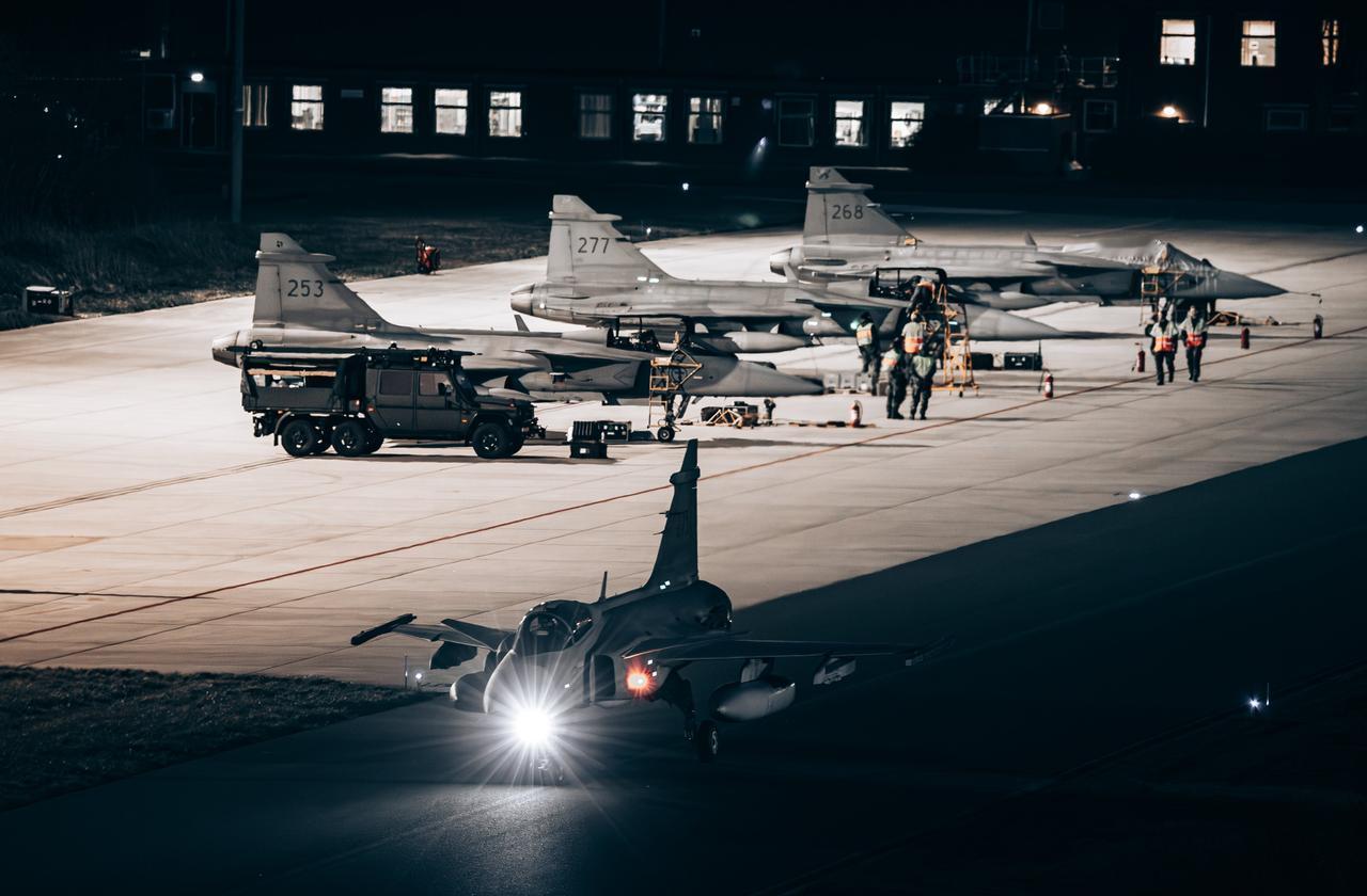 夜色下的北约空中力量 ​​​