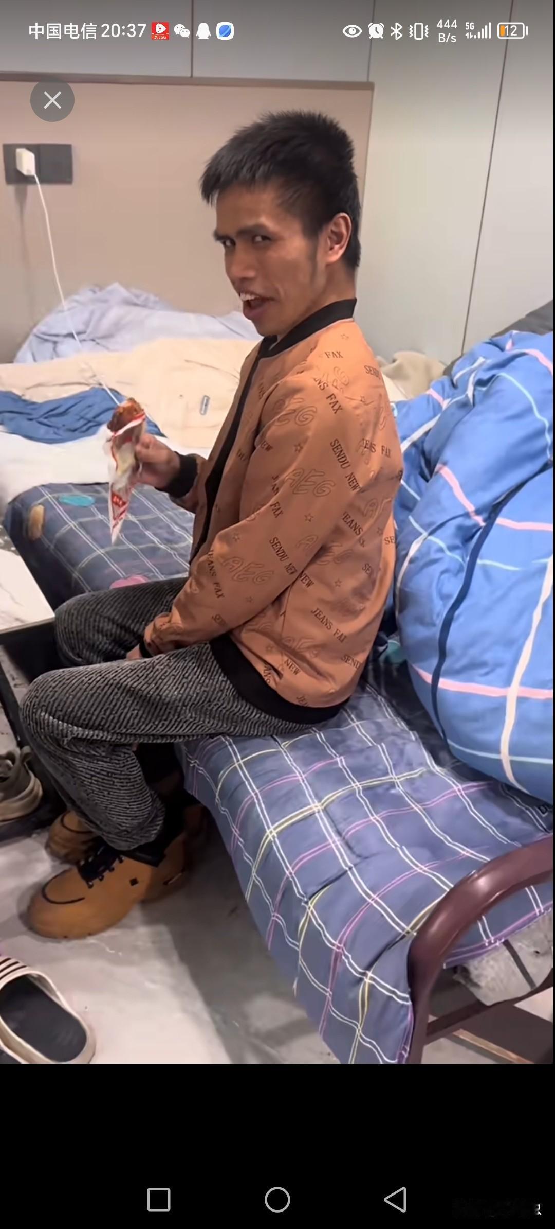 一个赚4500都要家里寄4000的人，这辈子太苦了，他叫彭仕运。来人间一回，任务