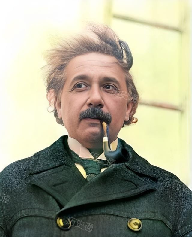 [中国赞]爱因斯坦嗜好吸烟，一生离不开烟斗。与其他吸烟者不同的是，他在工作的时候