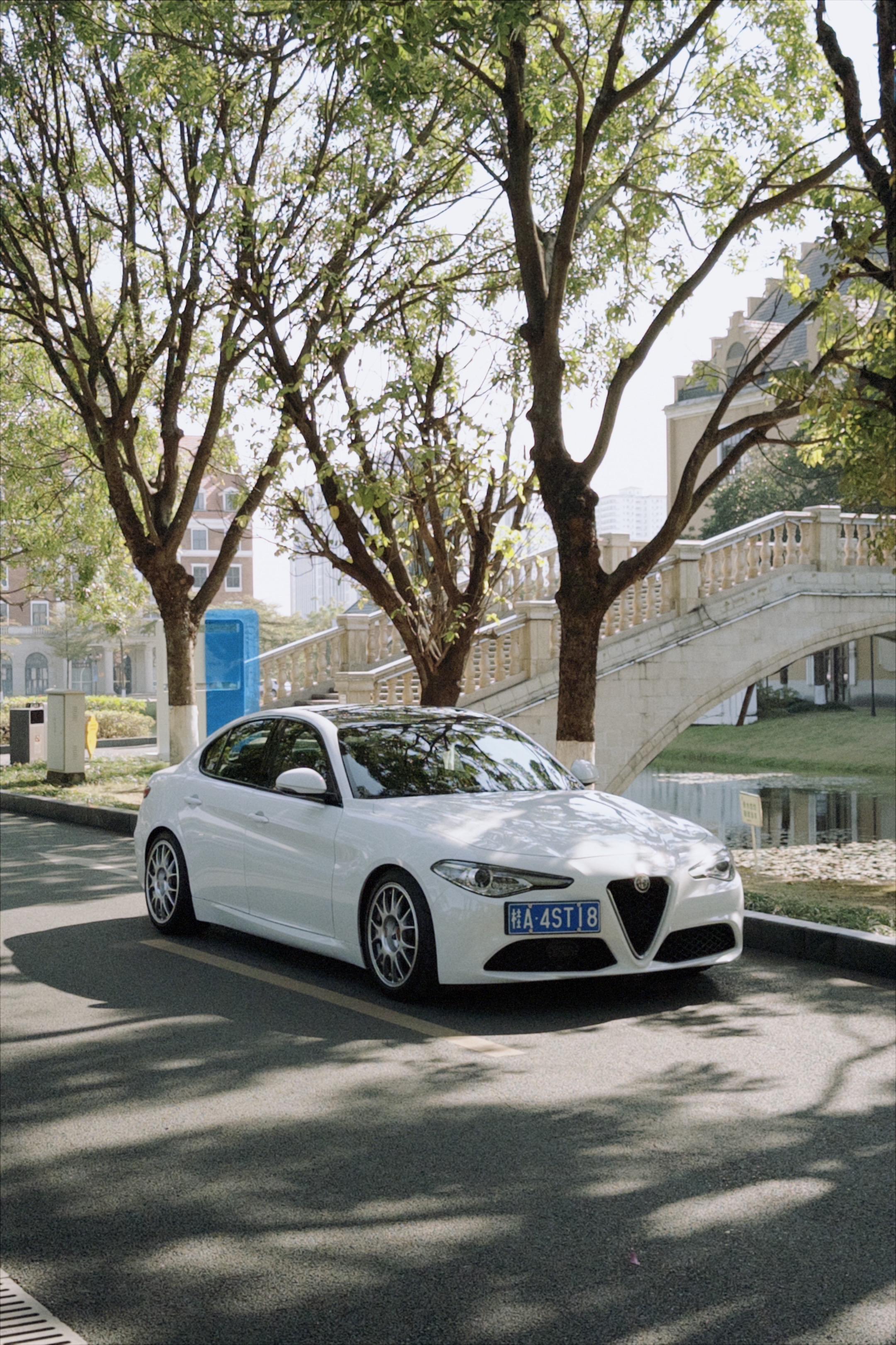 欧洲车在欧洲小镇拍照没问题吧？