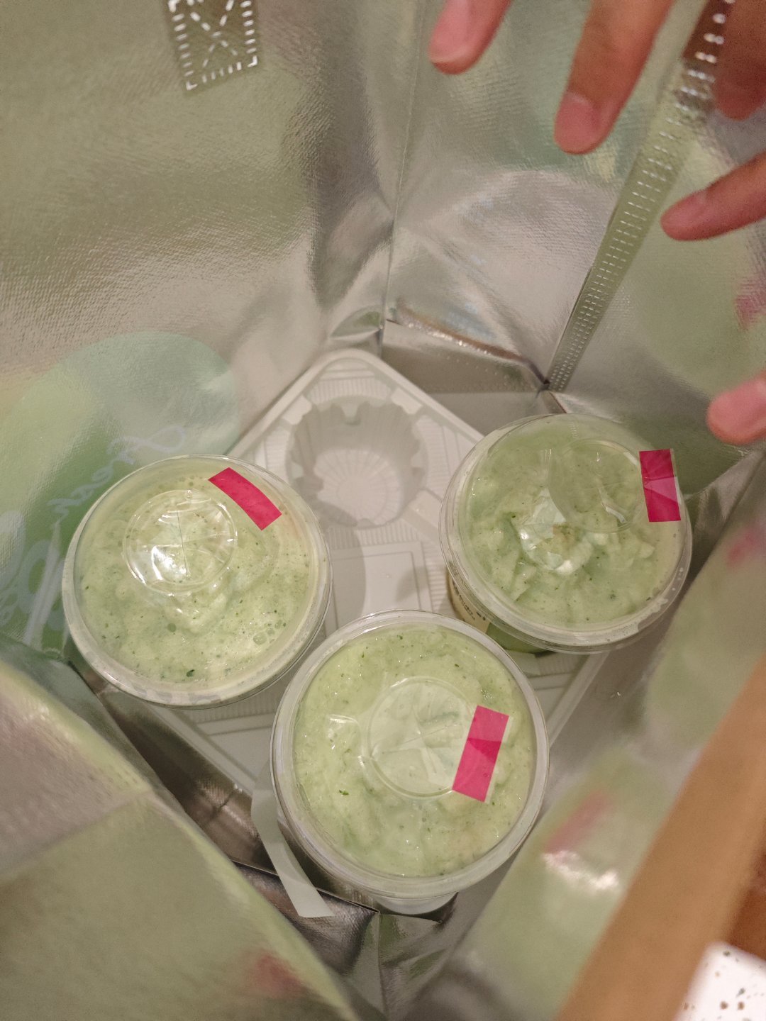 这两娃娃品控好差 走线和屁股缝差不多