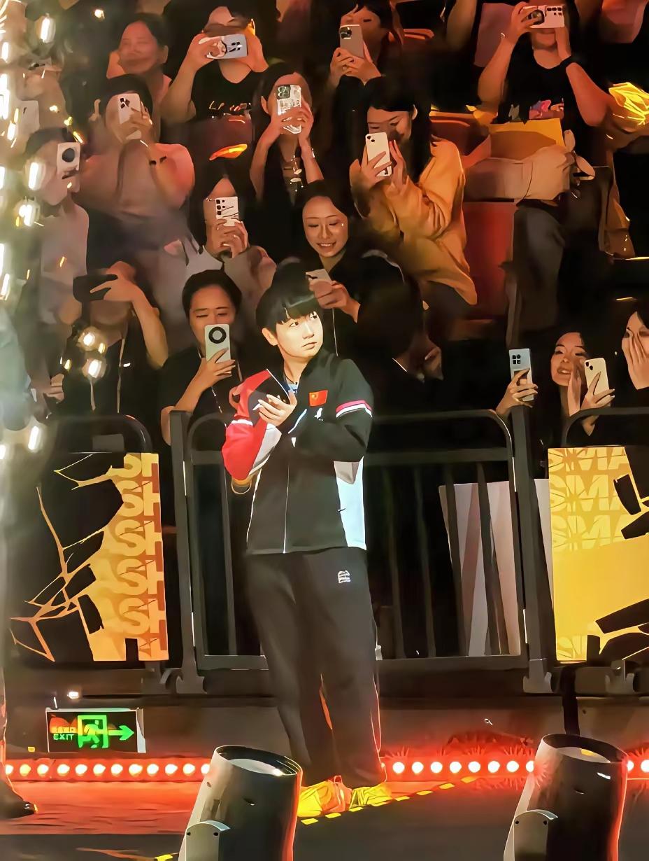 小小身材
大大能量

一颦一笑
自带阳光

不论输赢
花自清香

春风春雨
一路