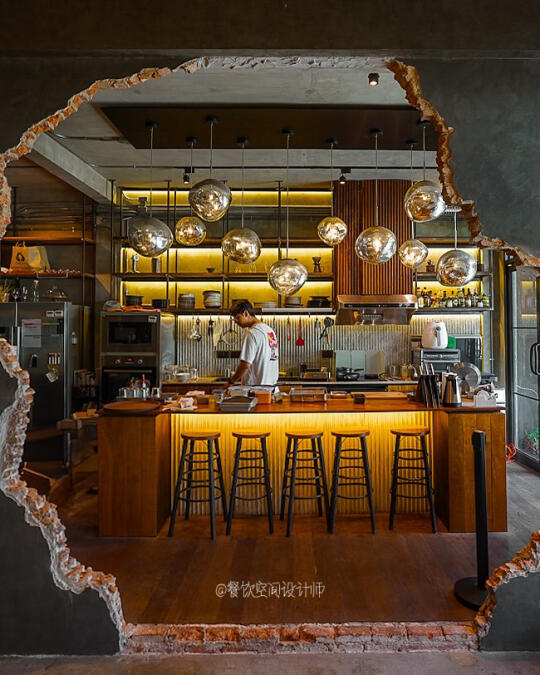 破墙+球灯，让餐厅一秒变网红？