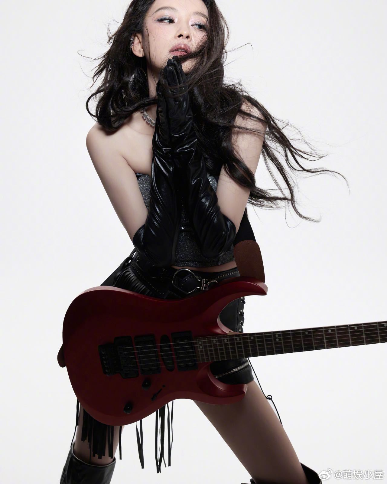 .孙怡乘风2026初舞台造型乘风2026反差美学被她玩明白了！初见软萌温柔，舞台