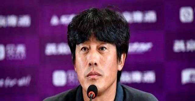 今晚看了两场比赛，日本三队对澳大利亚，中国对印尼。

说真的，看到咱们这头踢得憋