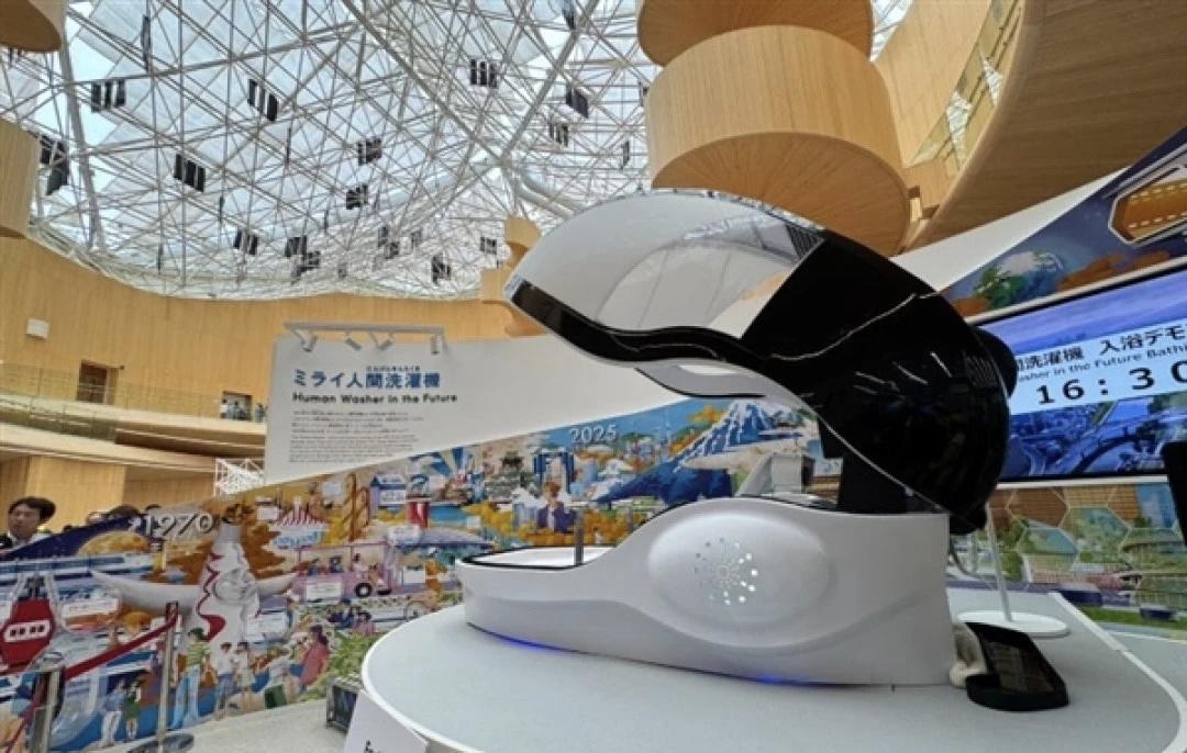 最近日本出了个新鲜玩意儿——一台能“像洗衣服一样给人洗澡”的机器，价格高达271