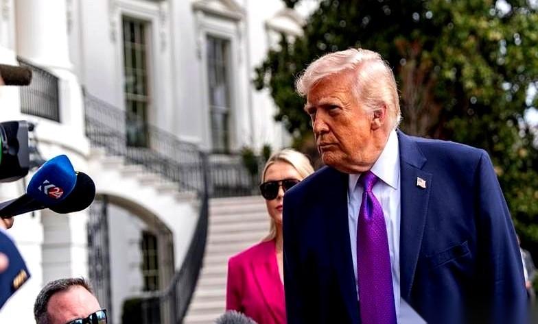 “你们要是不来帮忙，就等着一个糟糕的未来吧！”
这话喊得，真跟最后通牒似的。
结