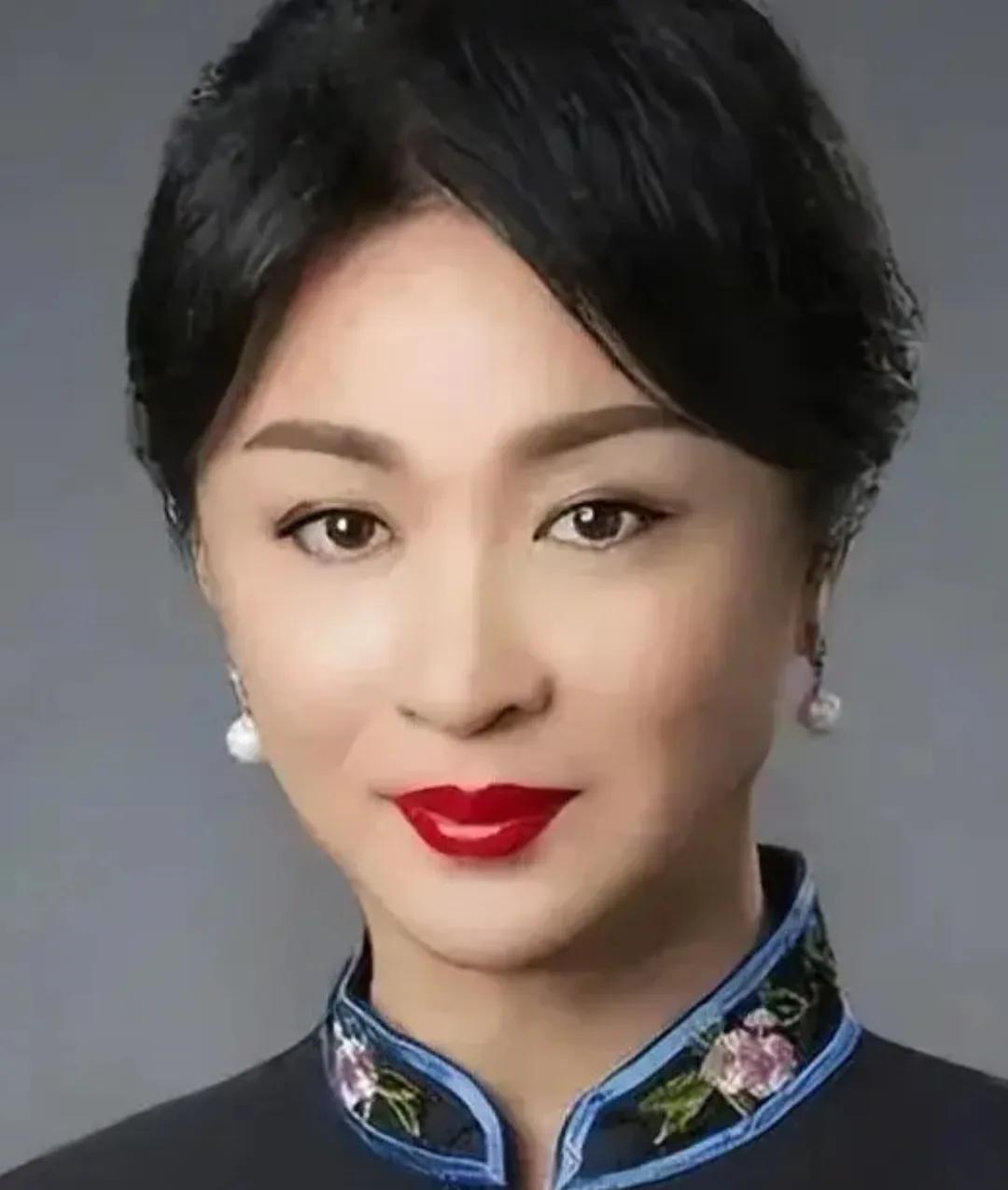 金星曾被实名举报涉嫌虚假宣传， 金星曾陷入“瑞士面膜”事件。有消费者质疑其售卖的
