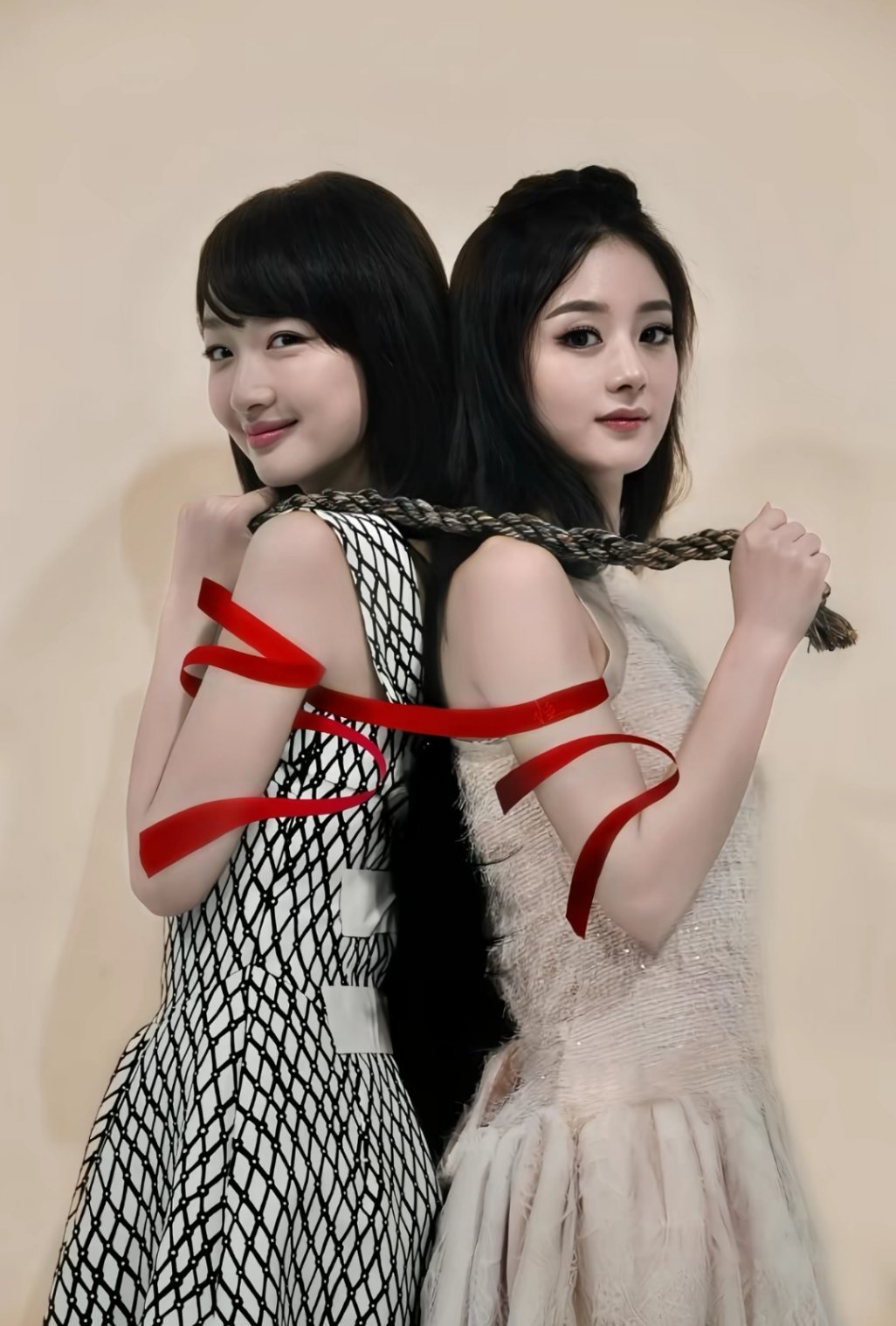 周冬雨的红包 【周冬雨 赵丽颖】完全是古早言情的主角姐妹花妹妹古灵精怪姐姐温柔清