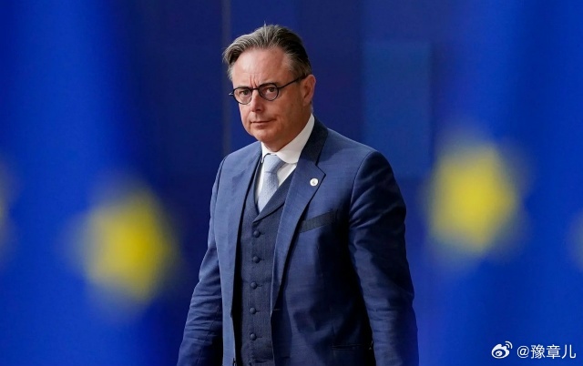 由于我们无法通过向乌克兰提供武器来威胁弗拉基米尔·普京,如果没有美国的支持,我们