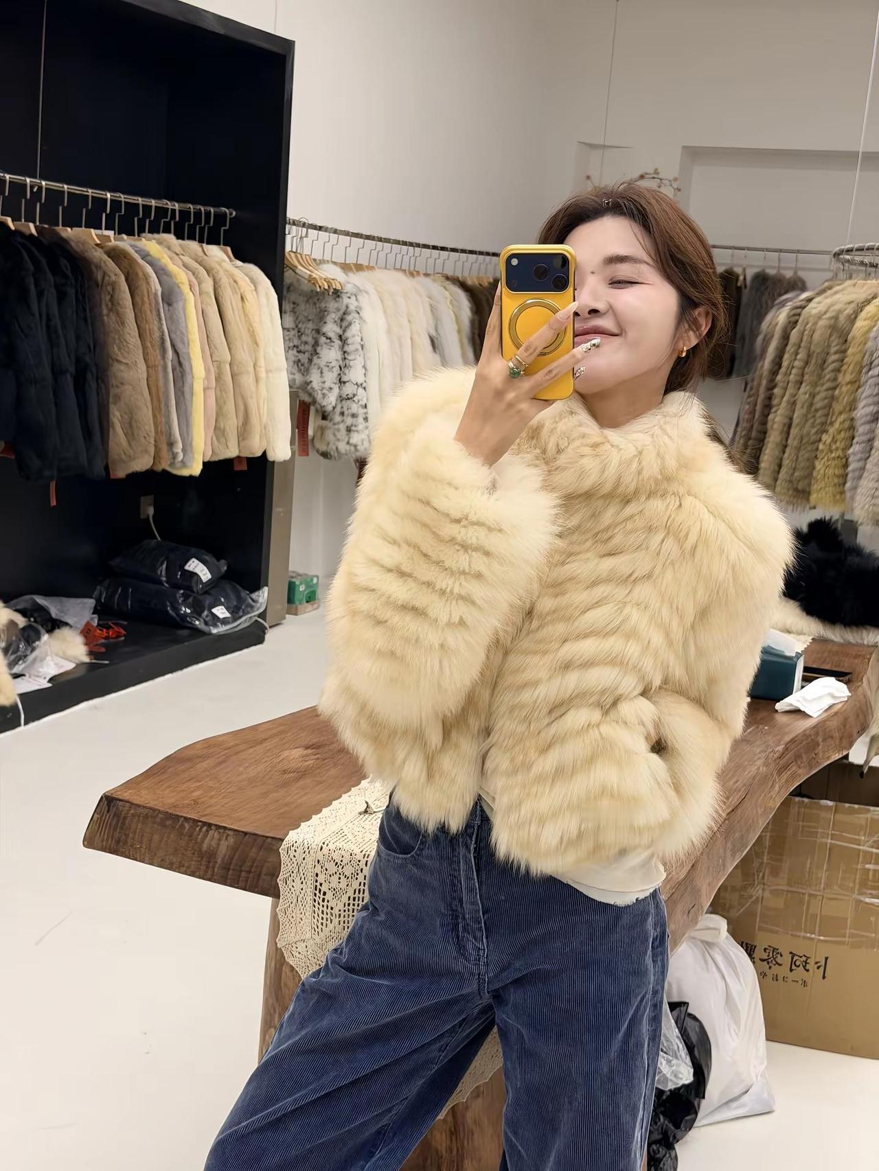 温柔的溢出屏幕了冬季穿搭 服装店日常