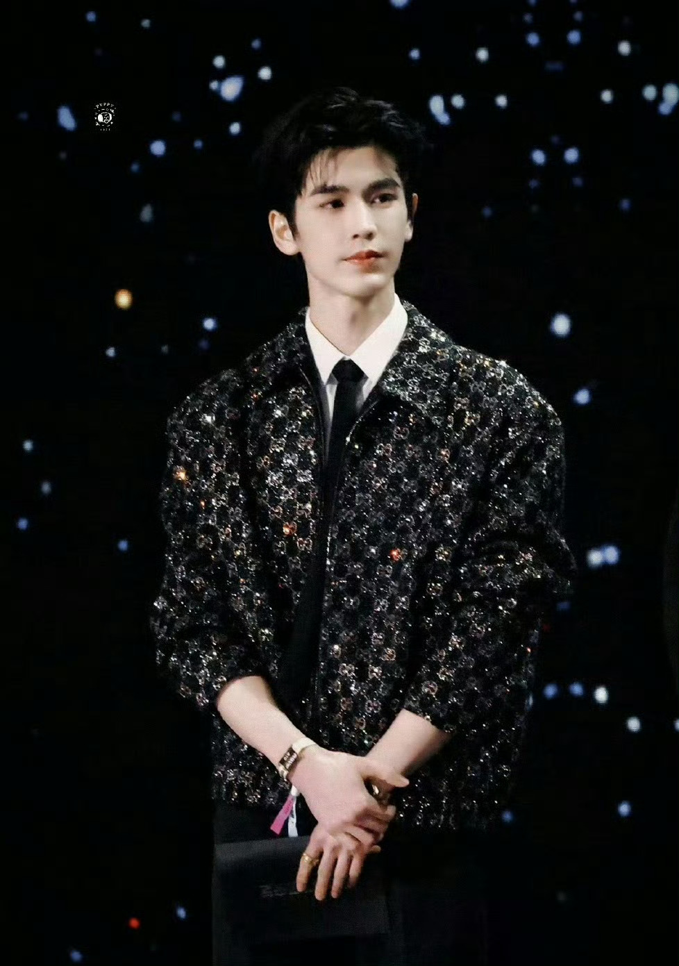 首页张凌赫、敖瑞鹏因为长的像不像在讨论