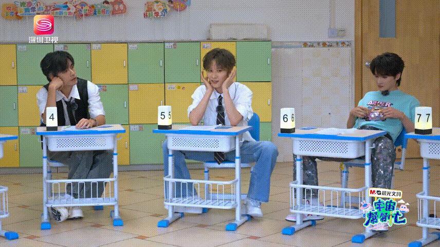 井胧夹心饼干实惨玩推理游戏最忌讳同时接收两方的观点，井胧这次就是最好的例子，两边
