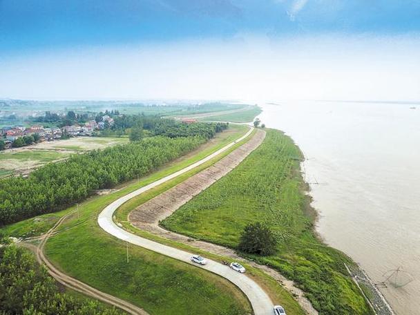 看一下湖北、湖南、江西、安徽、江苏、上海、六省市的长江大堤都是哪一年修建的？是否
